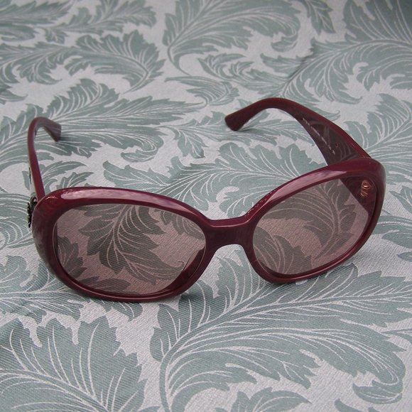 🗼💖 LIKE NEW CHANEL PURPLE SUNGLASSES w/Black Camelia detail - Picture 6 of 15